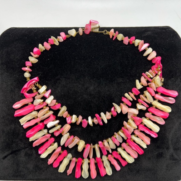 1950s Vintage Pink and White Mother of Pearl Shell Necklace Set - Picture 1 of 5